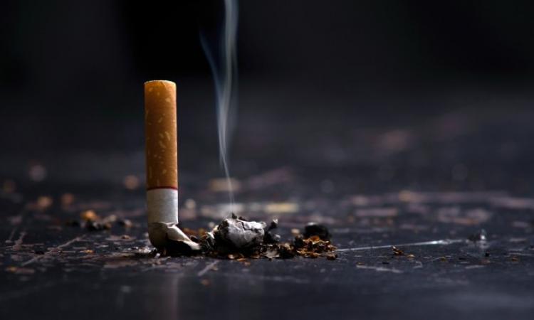 Children and nonsmoking adults might be at risk of tobacco-related health problems when they inhale, swallow or touch substances containing third hand smoke. / Photo: Shutterstock. 